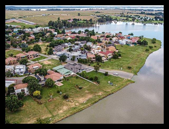 4 BEDROOM HOUSE FOR SALE IN VAAL MARINA